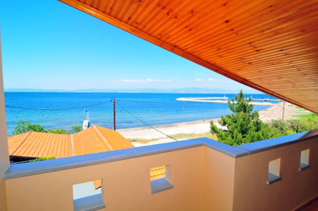 Sikoudis Gorgona Beach Skala Rachoni  Exterior photo