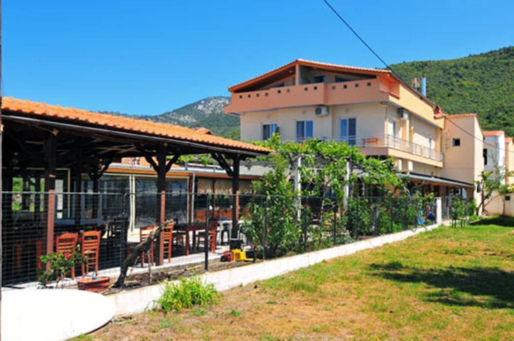 Sikoudis Gorgona Beach Skala Rachoni  Exterior photo